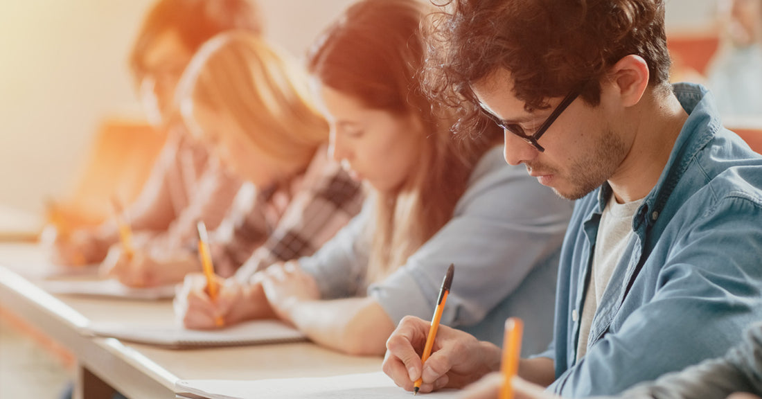 Top MBAs with GMAT GRE waiver 2021-22: MBAs con exámenes estandarizados opcionales